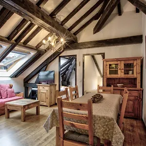 Floor Mansard - Mont Blanc Haven Appartement